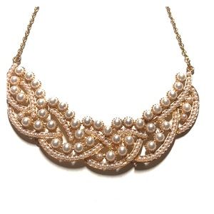 Pearl and Gold Collar Necklace
